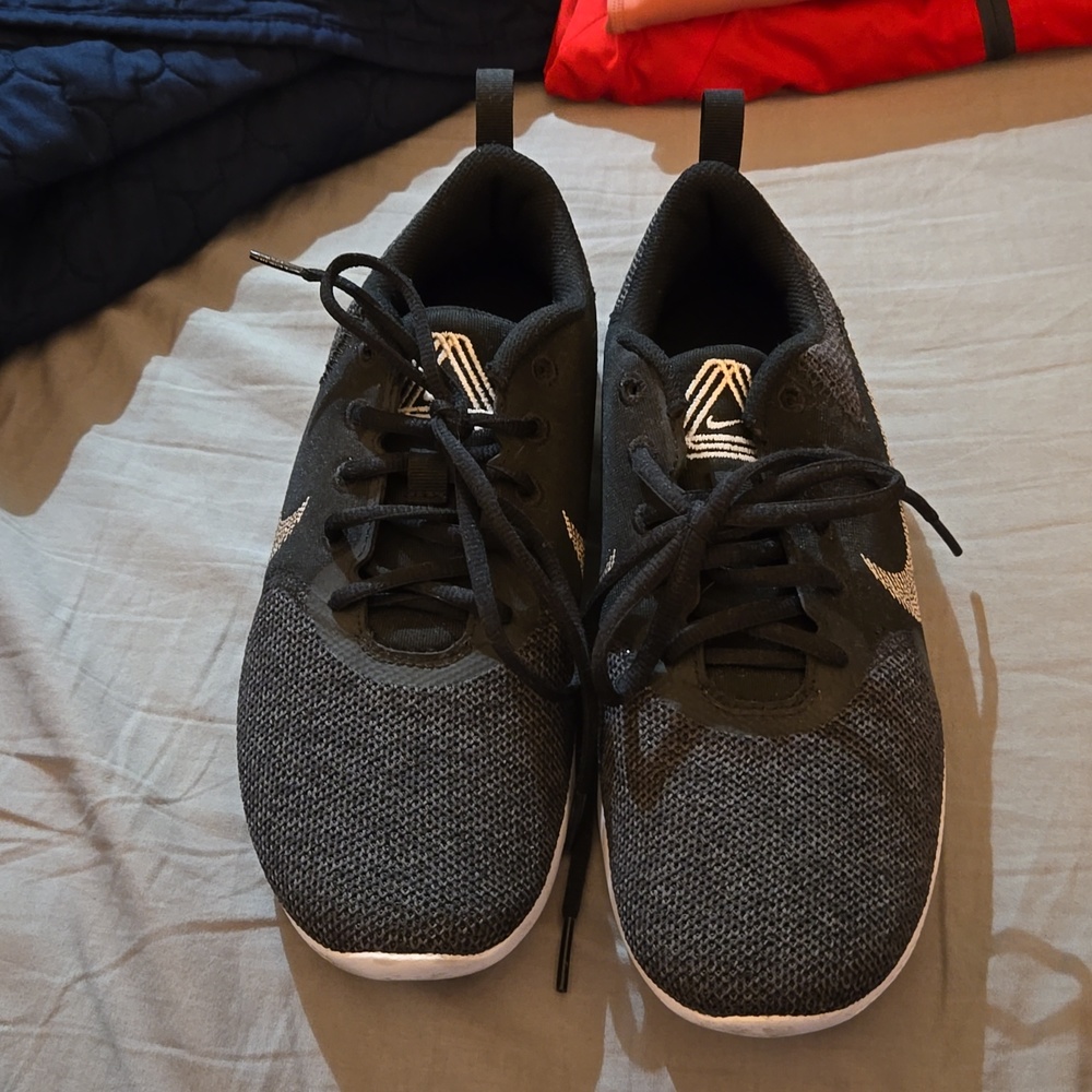 Nike Tennis Shies